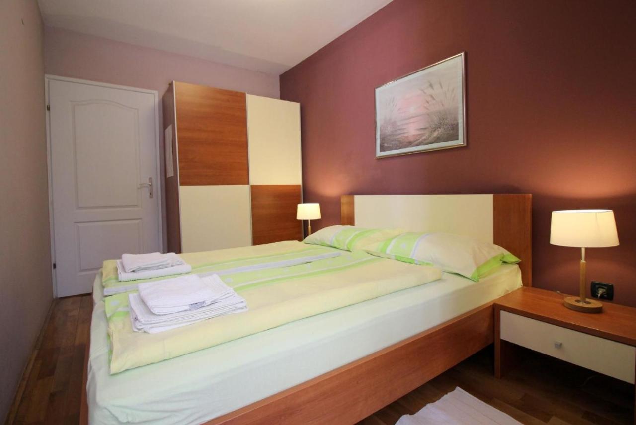 Apartmán Ferienwohnung In Mit Eigenem Garten
