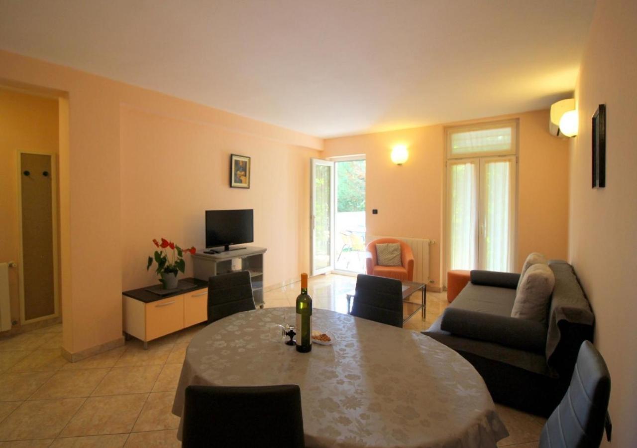 Apartmán Ferienwohnung In Mit Eigenem Garten *